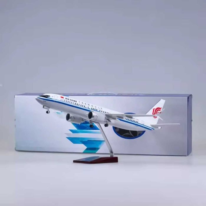 47 CM! Super macheta LED de colectie business de avion Boeing 737 Max 8 Air China
