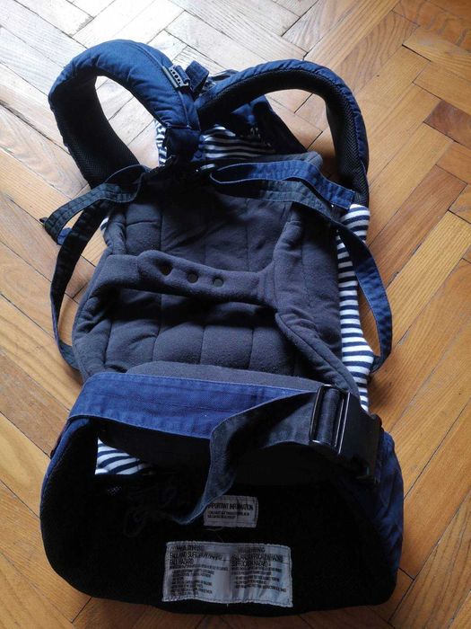 Mountain Buggy е ергономична раница за носене на бебе