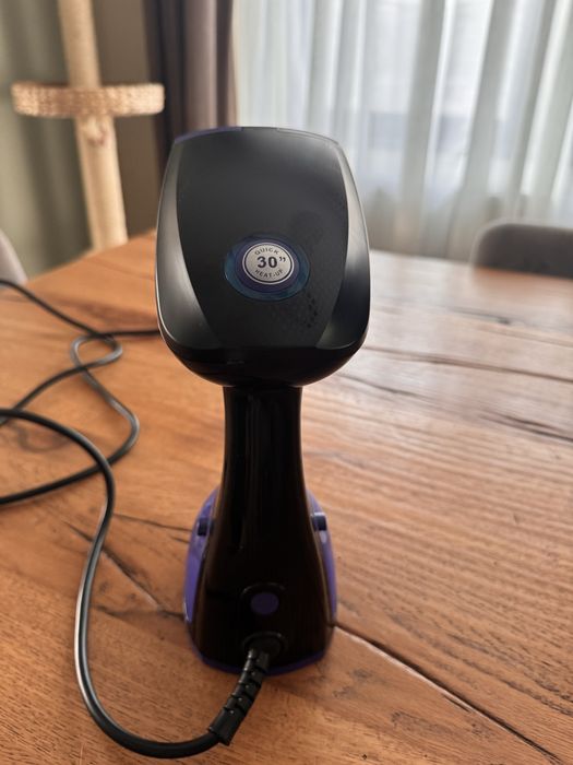 Aparat de calcat vertical cu aburi Heinner