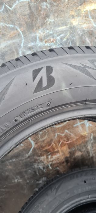 2 Anvelope Bridgestone 215 65 R17 M + S. Dot 2022