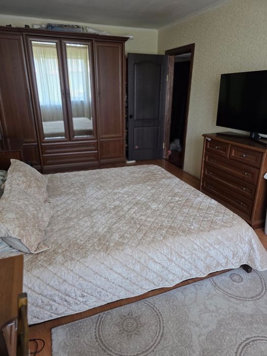 Продам -4х комнатную квартиру
