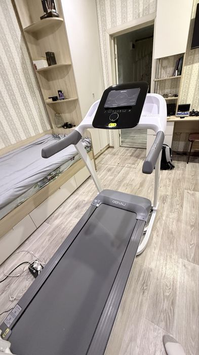 Продам беговую дорожку, в идеальном состоянии. Брали пол года назад.