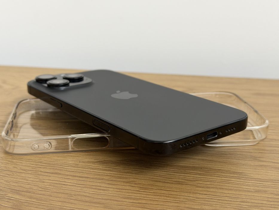 iPhone 16 Pro Max 256GB – Black Titanium