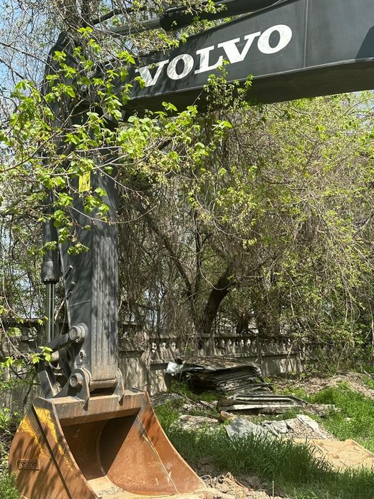 Продам два экскаватора