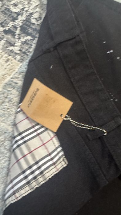 Джинсы фларед burberry новые!