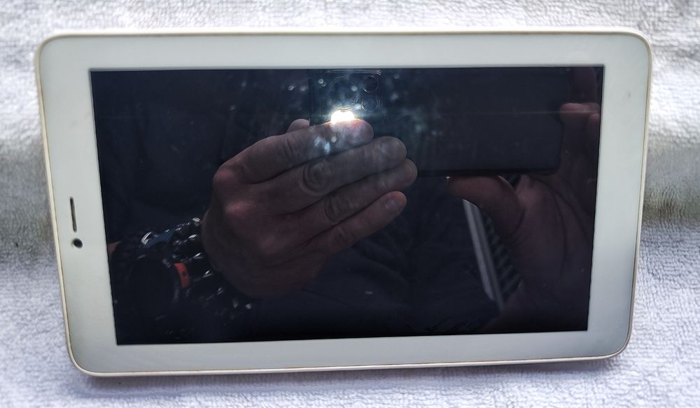 Alcatel ONE TOUCH Pixi 3 7'' 3G 9002X на части