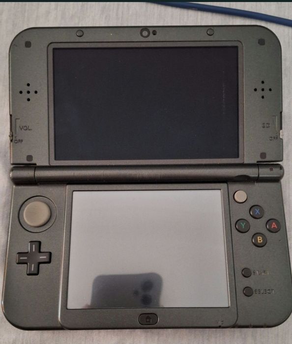 Vând Nintendo 3ds XL