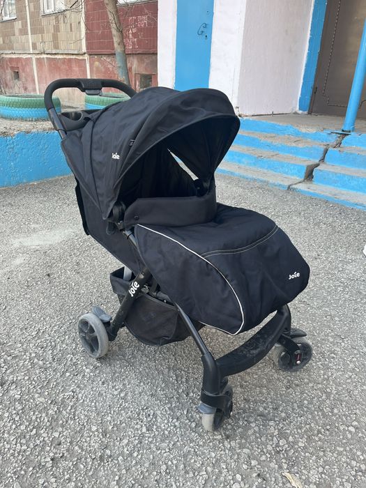 Коляска прогулочная JOIE