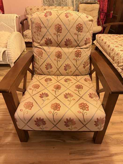 Комплект руски  мебели от масивно дърво – 2 дивана, кресло и шкаф