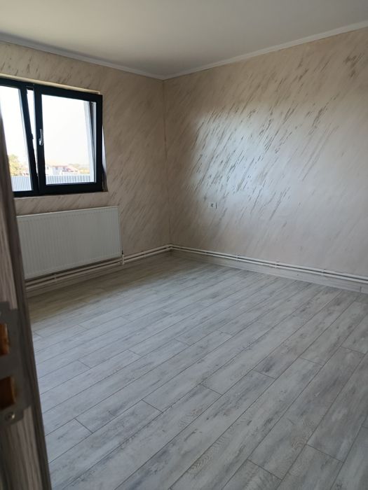 Casă de vânzare aproape de oraș