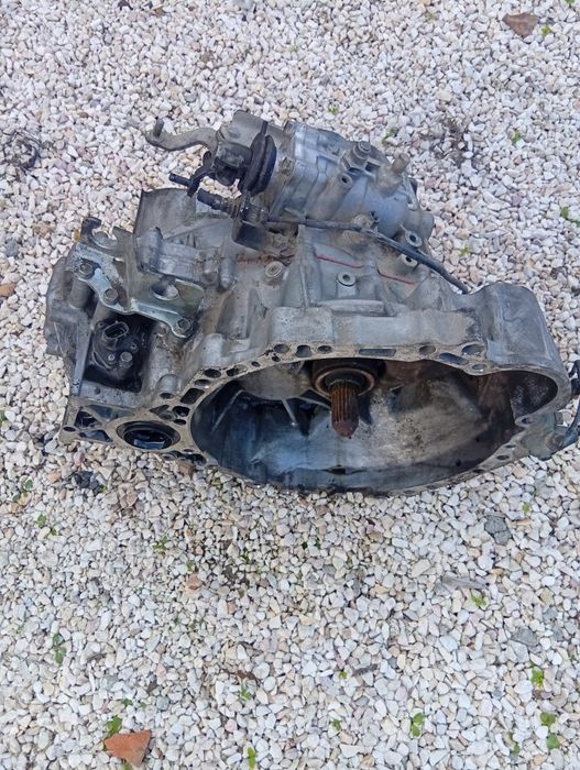 Скоростна кутия Тойота Авенсис D4D 2000г