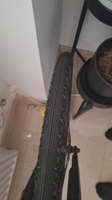 Bicletă Cross / Trekking Felt - Echipare Shimano Deore XT / Cauciucuri Noi