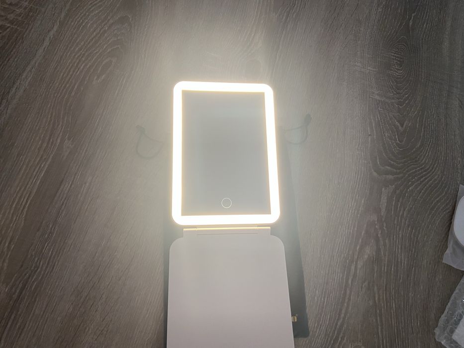 Oglindă Cosmetică Portabilă Mocado cu LED (1X / 10X)