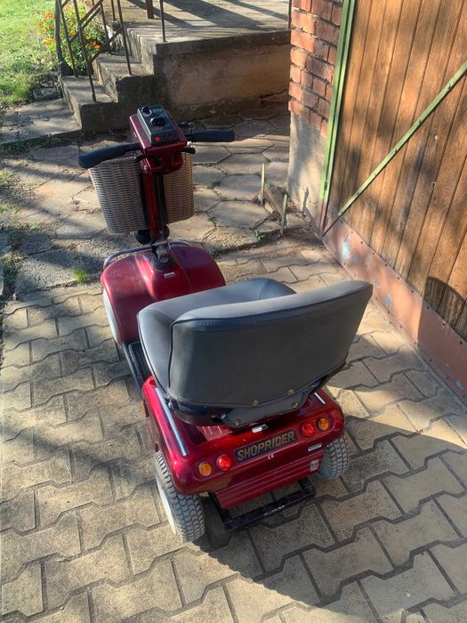 Скутер за трудноподвижни хора или инвалиди