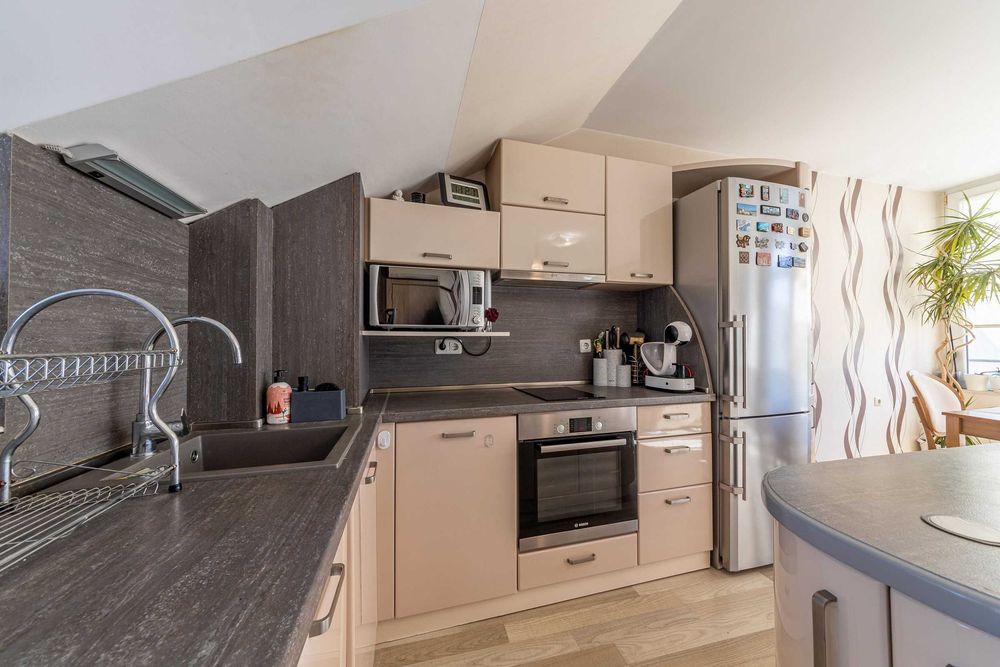 Продава се Тристаен апартамент в Варна, Цветен квартал - 125 кв.м за 2140 €/кв.м - Снимка #4