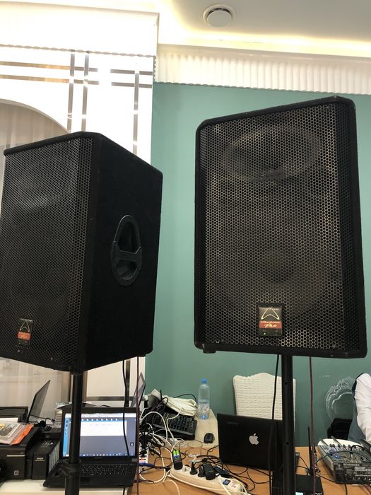 Активные колонки (Великобритания) и микшер пульт