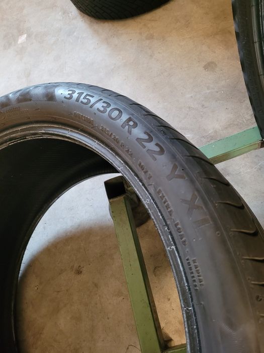 4 Anvelope de vara 315 30 r22 și 275 35 r22 Continental
