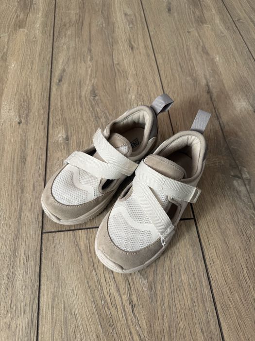 Детские кроссовки Zara