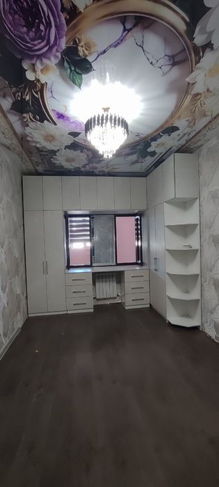 Аэропорт янги дом 1 хонали 1-этаж урта катор гиштли полли 51 кв евро