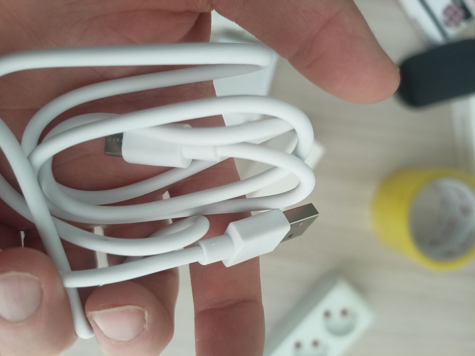 Продам зарядку для телефона