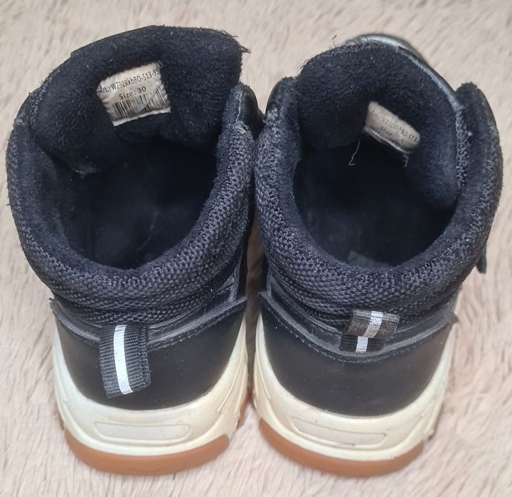 Продам ботинки для мальчика (весна-осень)