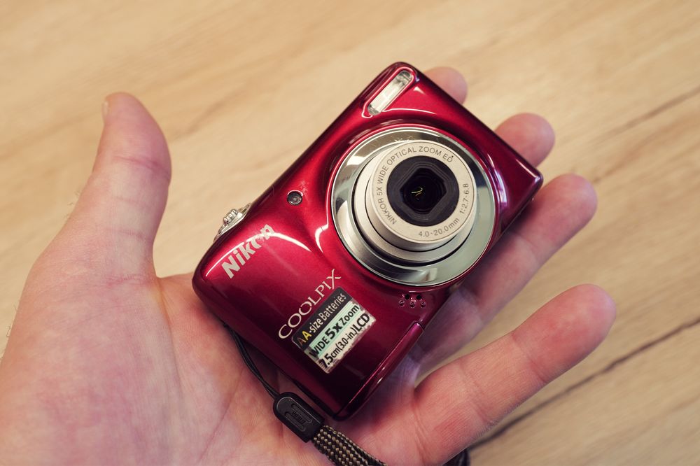 Aparat foto Nikon Coolpix L25 rosu 10Mp  Red baterii AA ITP data ora