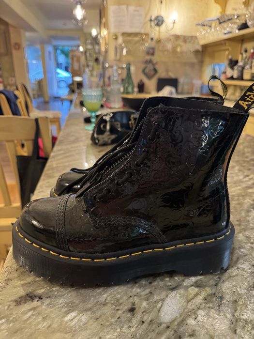 Оригинални Dr.Martens чисто нови ботуши