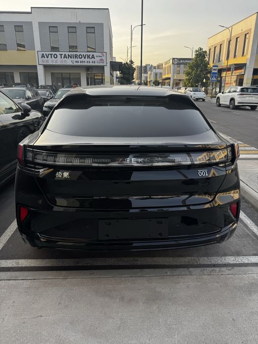 Zeekr 001 U sport 2025