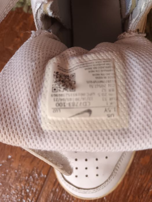 Vând adidas nike