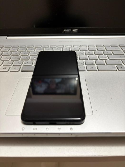 Продам телефон Oppo Reno 7 4G 128/8