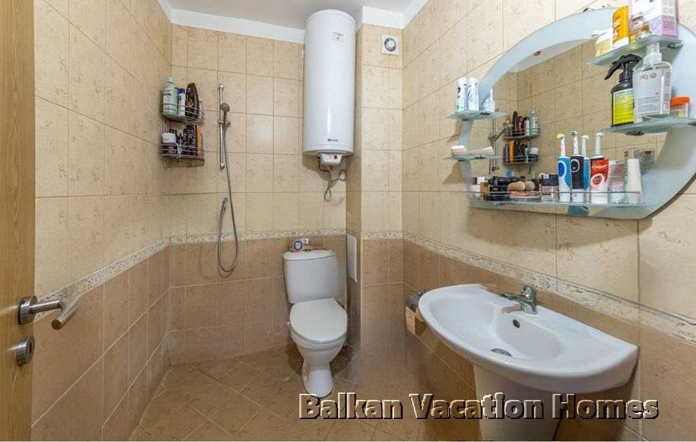 Продава се Двустаен апартамент в Варна, Галата - 66 кв.м за 1058 €/кв.м - Снимка #9