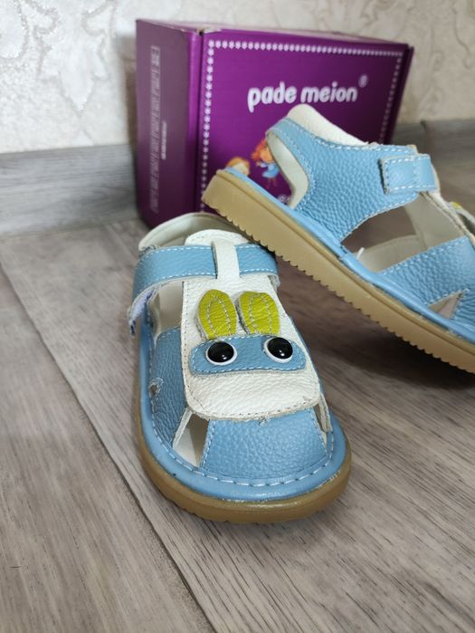 Детские сандалии