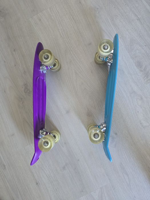 Skateboard/Penny Board cu Roti si lumini Led
-confectionat din