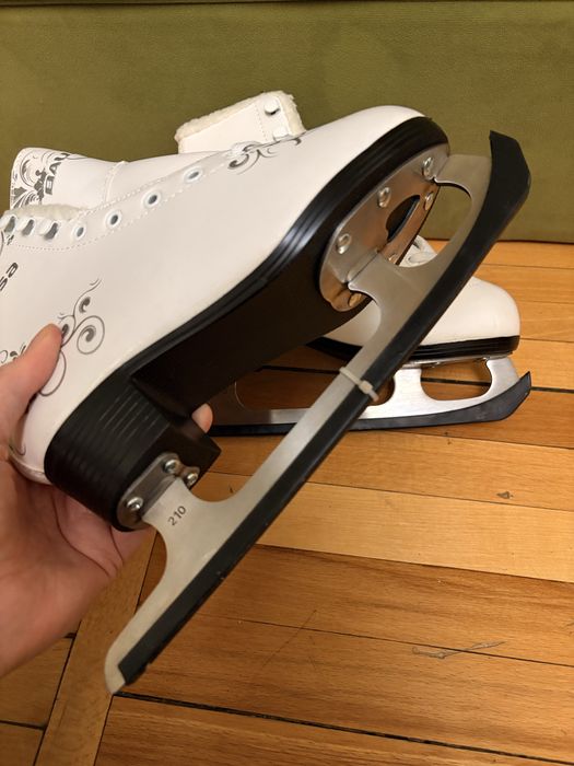 Детские коньки 33 размер