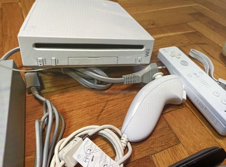 PachetWii complet (pentru un jucator), original-Nintendo, impecabil.