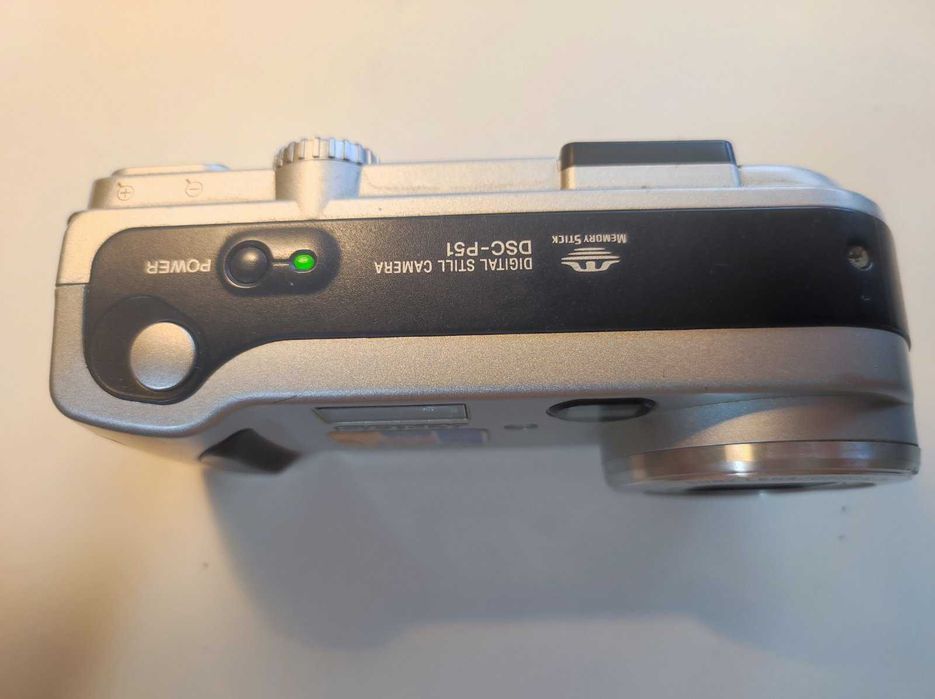 Продават се използвани цифрови фотоапарати SONY & HP