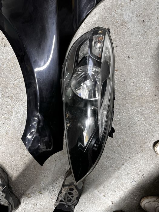 aripă dreapta față volvo v 40.cod:31283327.