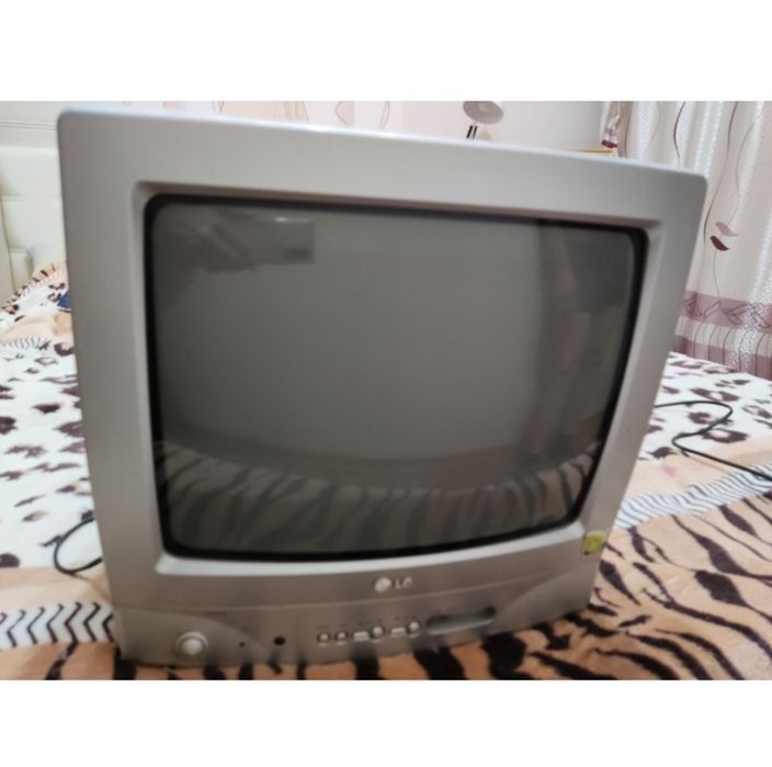 Продам телевизор LG