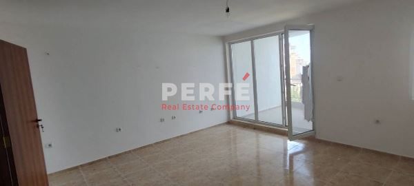 Продава се Двустаен апартамент в Бургас, Сарафово - 65 кв.м за 1260 €/кв.м - Снимка #4