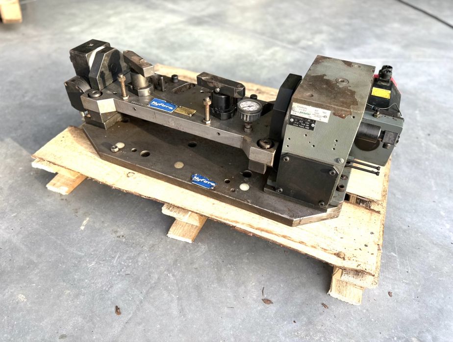 4-та ос CNC Делителен апарат въртяща маса ЦПУ Fanuc AC