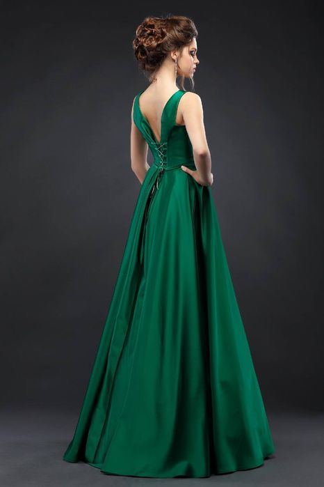 Вечерние платья для девушек