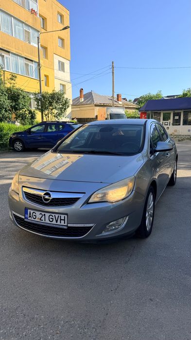 Opel astra J fabricatie iulie 2010 ITP valabil inmatriculata RO