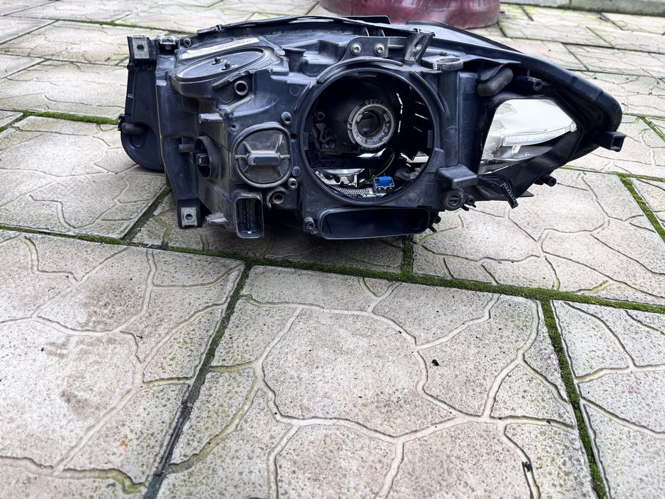 Far dreapta bmw f10/f11 nfl bi-xenon