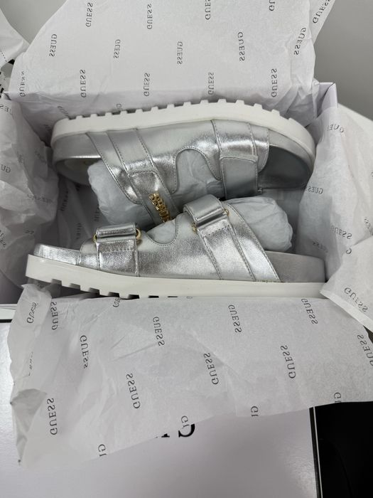 Guess шлепки новые оригинал