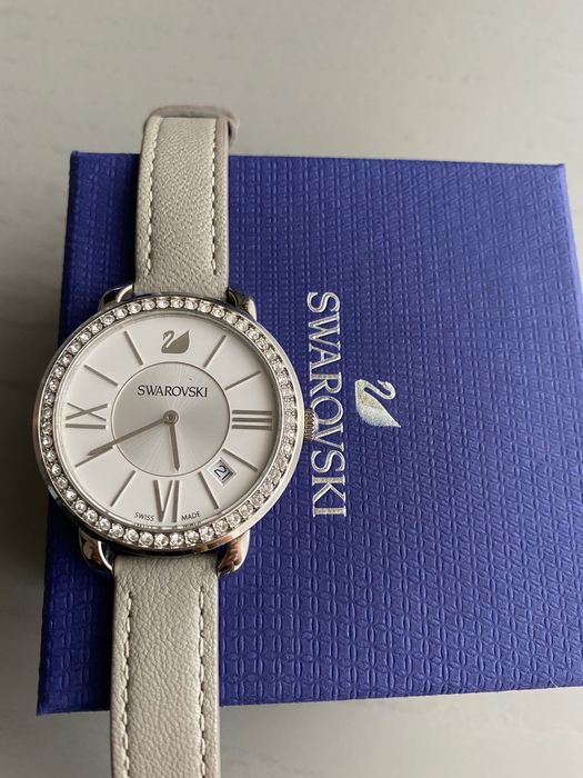 Ceas gri Swarovski