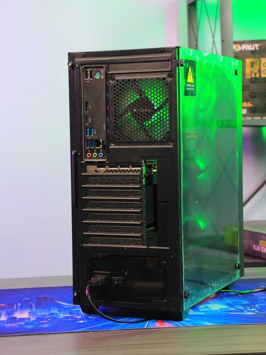 O'yinlar va montaj uchun kuchli kapiyuter toplami