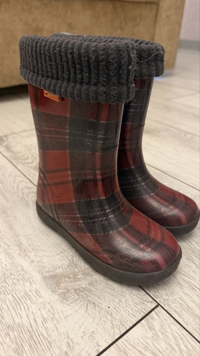 Сапоги резиновые на девочку 2-4 года