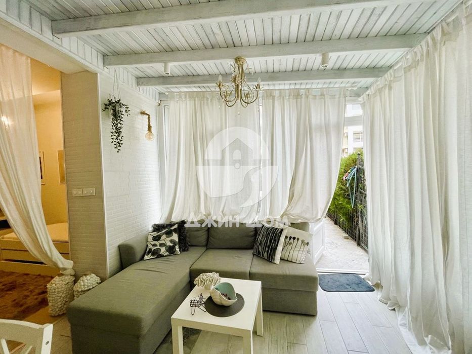 Продава се Четиристаен апартамент в к.к. Слънчев бряг - 135 кв.м за 1000 €/кв.м - Снимка #1