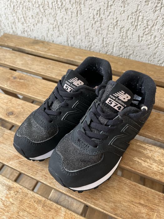 Маратонки New Balance номер 28