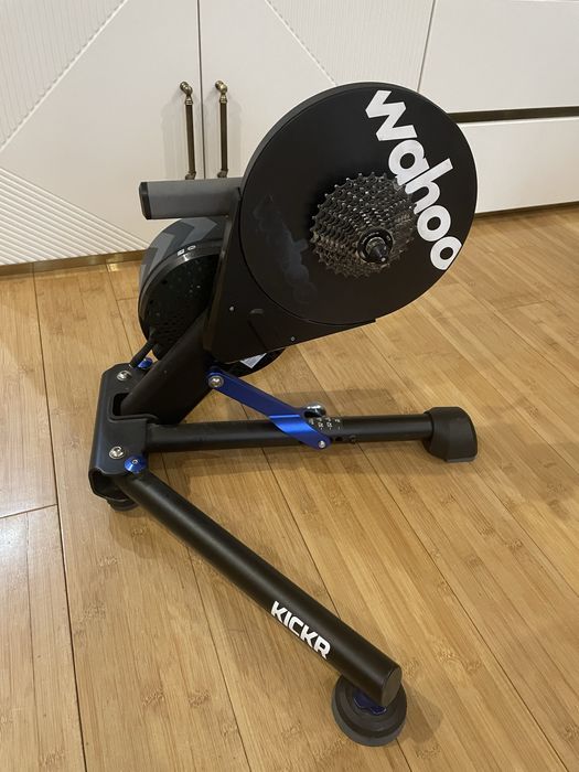 Велостанок Wahoo Kickr V5